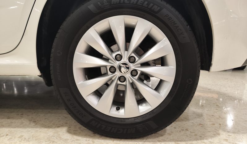 SKODA Kamiq 1.0 TSI Ambition lleno