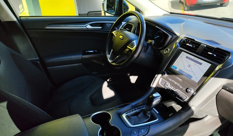 FORD Mondeo Sedán 2.0 HEV Titanium lleno