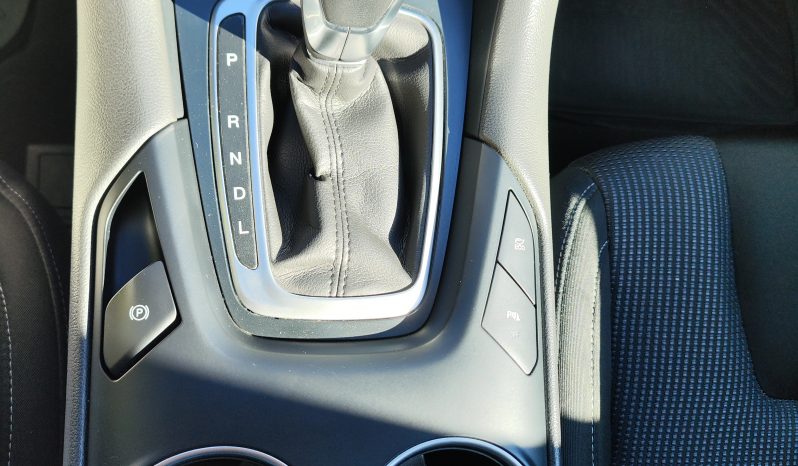 FORD Mondeo Sedán 2.0 HEV Titanium lleno