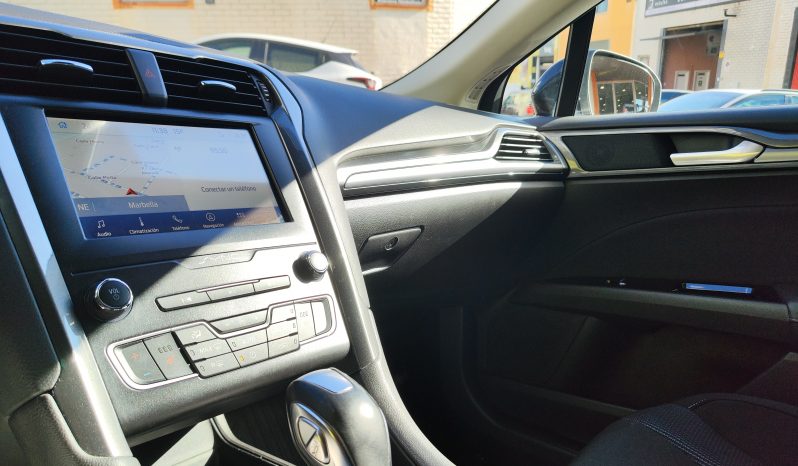 FORD Mondeo Sedán 2.0 HEV Titanium lleno
