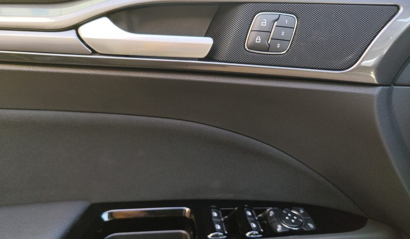FORD Mondeo Sedán 2.0 HEV Titanium lleno