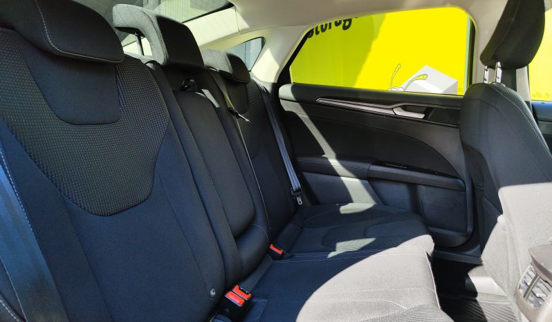 FORD Mondeo Sedán 2.0 HEV Titanium lleno