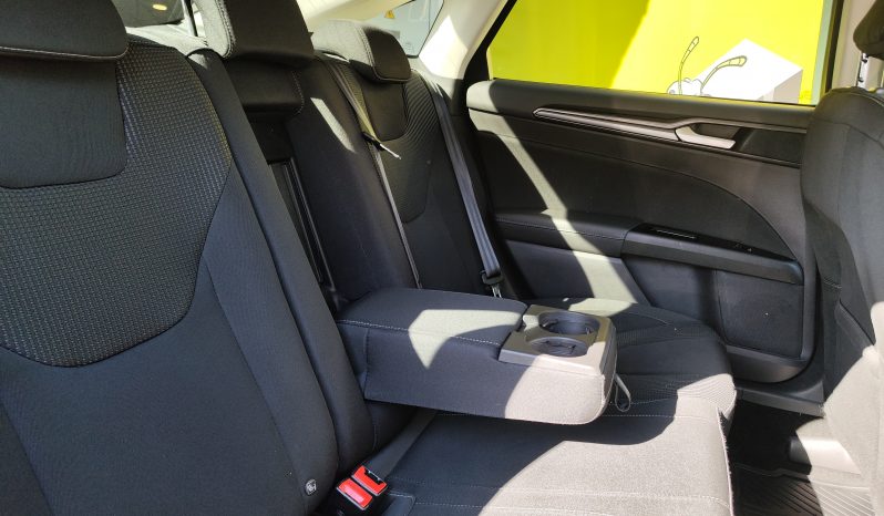 FORD Mondeo Sedán 2.0 HEV Titanium lleno
