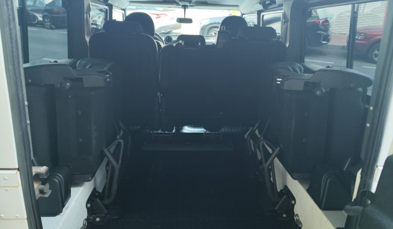 LAND-ROVER Defender 110 SW SE lleno
