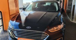 FORD Mondeo Sedán 2.0 HEV Titanium