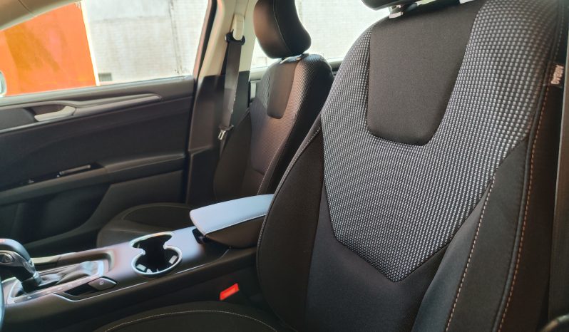 FORD Mondeo Sedán 2.0 HEV Titanium lleno