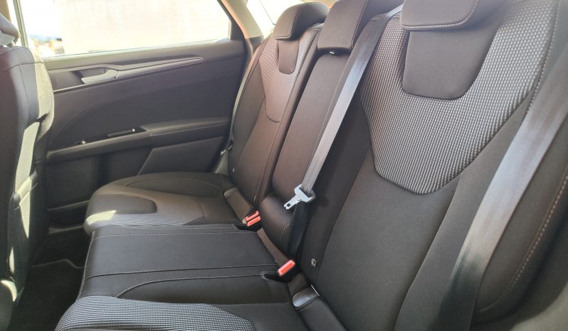 FORD Mondeo Sedán 2.0 HEV Titanium lleno