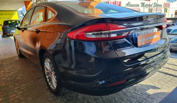 FORD Mondeo Sedán 2.0 HEV Titanium lleno