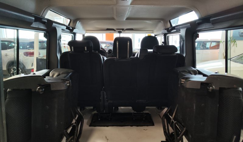 LAND-ROVER Defender 110 SW SE lleno