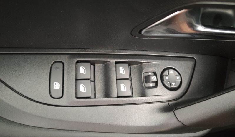 PEUGEOT 2008 1.2 PureTech S&S Allure lleno